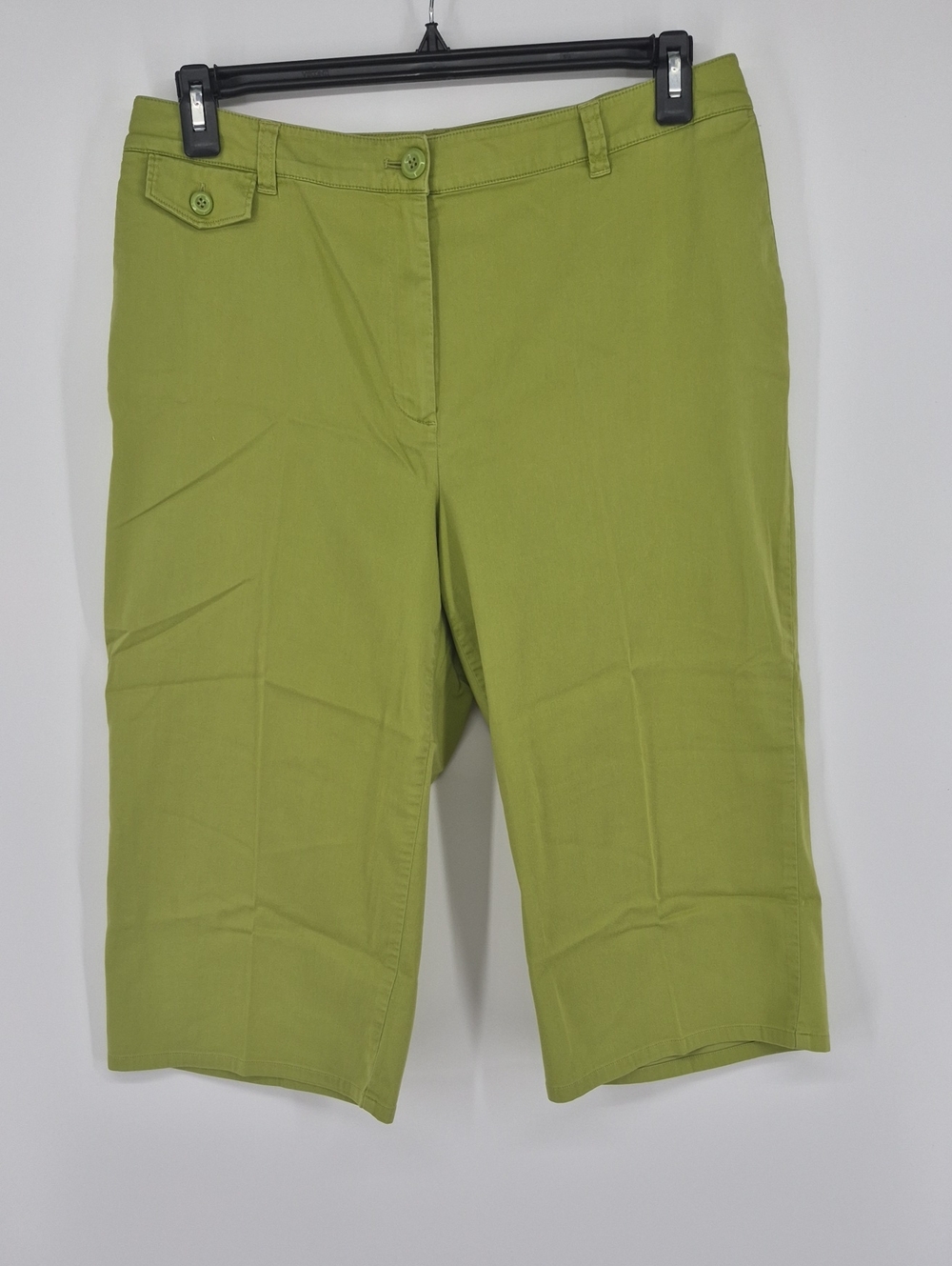 CHICOS Cropped Capri Pants Womens Size 2.5 Lime Green ( US L 14 ) Stretch